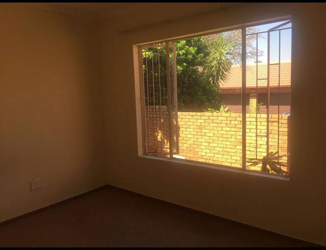 3 BEDROOM PROPERTY TO RENT IN WILGEHEUWEL